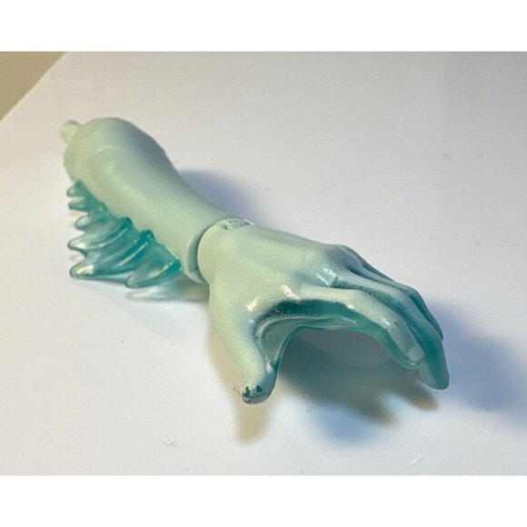 Monster High Left Arm Hand Replacement For Gillington Gil Webber - Picture 2 of 5